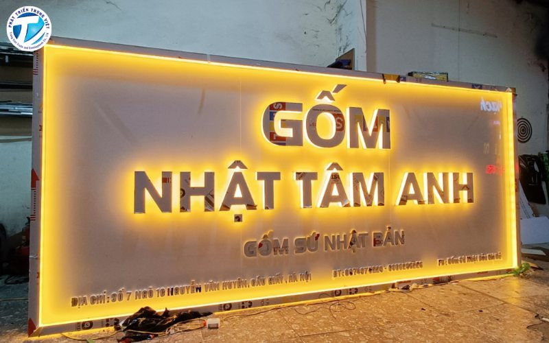 Biển, hộp đèn quảng cáo kết hợp làm bằng mica